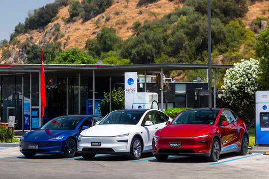 Cover Imagen Noticia: Copec y Tesla fortalecerán red de carga eléctrica en carreteras de Chile con Superchargers