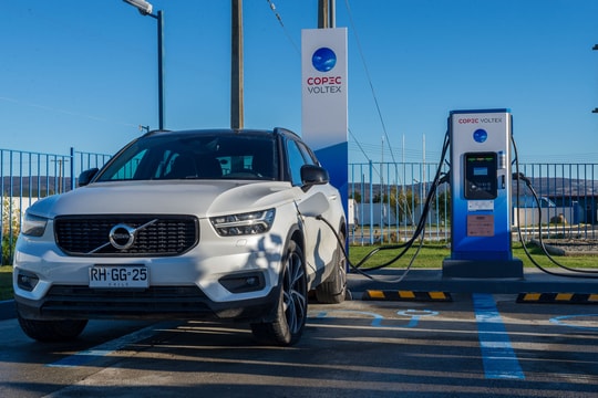 Cover Imagen Noticia: Copec inaugura cargador rápido para vehículos en Punta Arenas