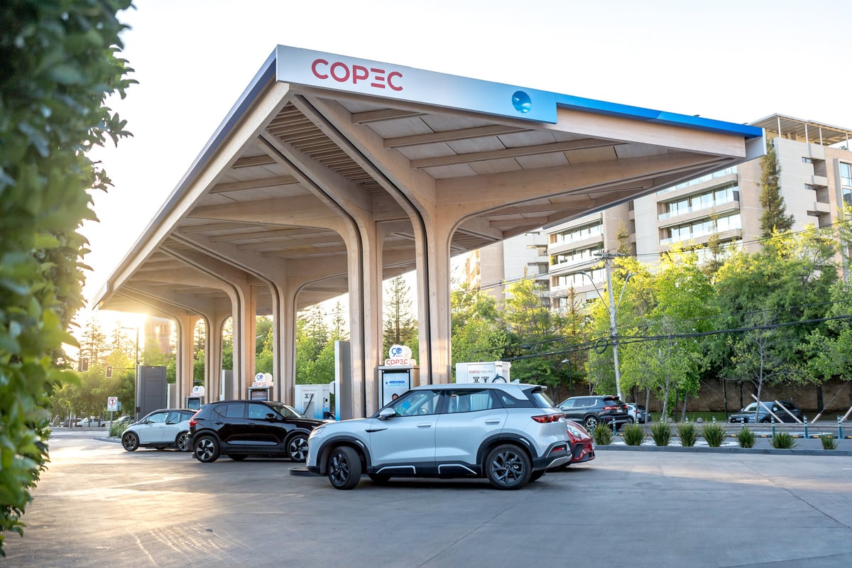 Electromovilidad en Chile: ¿por qué no todos los autos eléctricos cargan igual de rápido?