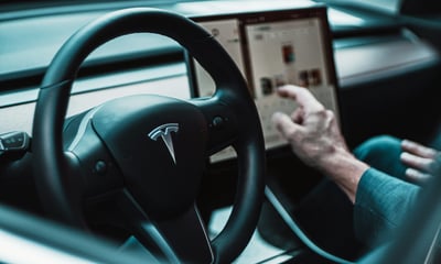 Frenado regenerativo y “One Pedal Drive”: cómo los autos eléctricos recuperan energía al conducir