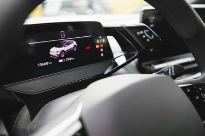 Un día con un auto eléctrico: lo que realmente cambia