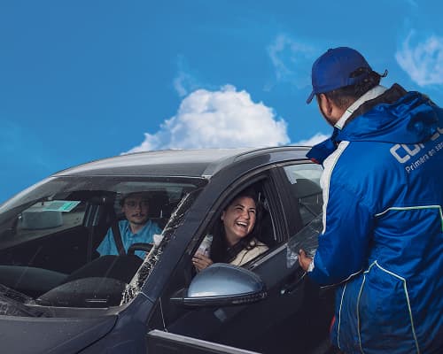 Atención a clientes en estación de servicio Copec