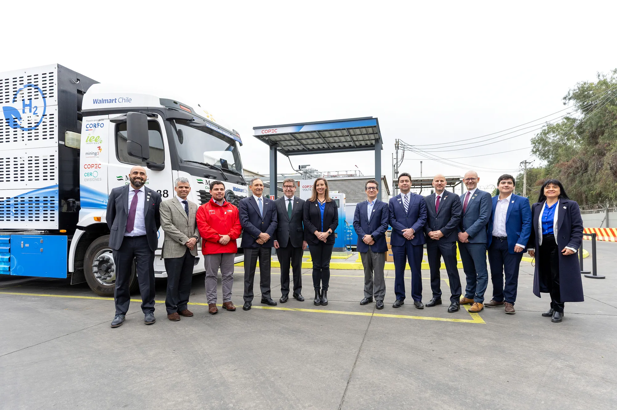 Walmart Chile y Copec inauguran primera hidrolinera